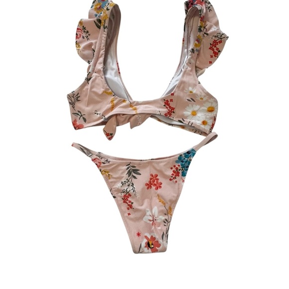 Cupshe Floral Bikini with Ruffle Details Large top and boring floral NWOT - Picture 5 of 11